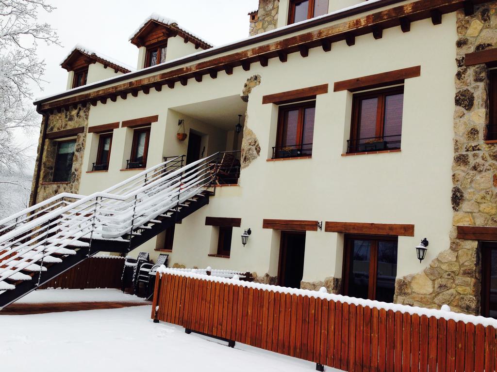 La Pradera de NavalhornoCasa De Navalhorno Valsainアパートメント エクステリア 写真